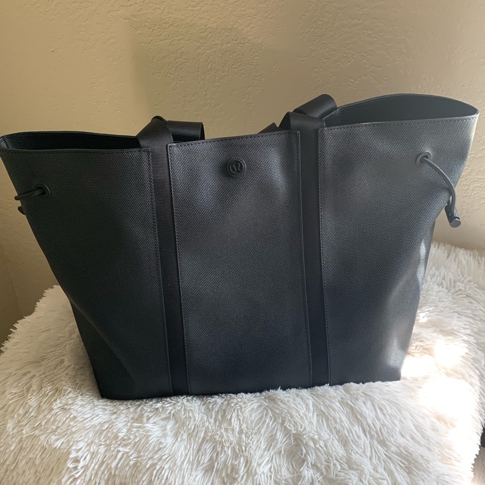 Lululemon Tote